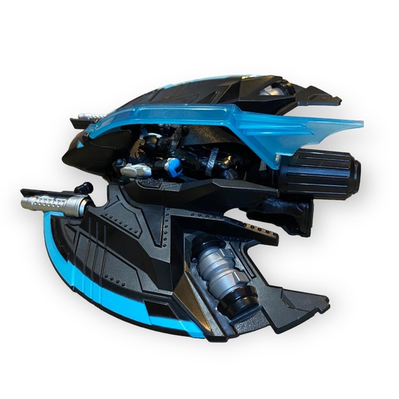 Batman Action Figure with Batship Playset - Picture 2 of 8